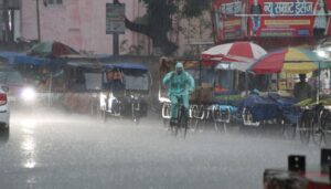 Weather Forecast: कोहरे की सफेद चादर में ढके शहर और गांव, इन हिस्सों तेज बारिश की चेतावनी