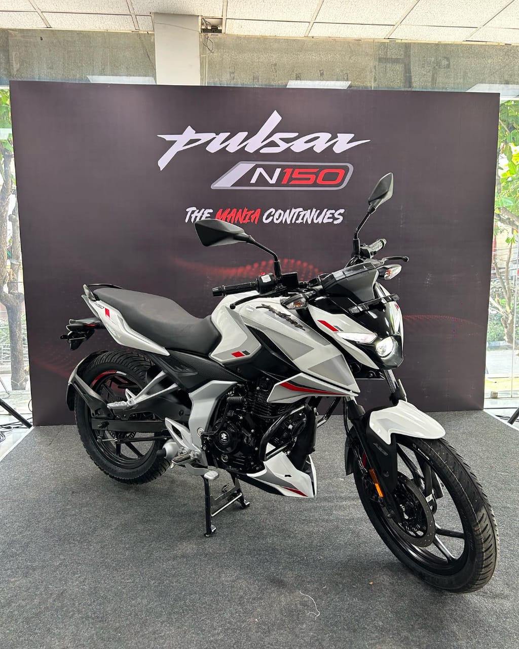 Bajaj Pulsar N150:Bajaj Pulsar N150 के लांच होते ही इतनी हो गई बिक्री की कंपनी को भी आ गए पसीने