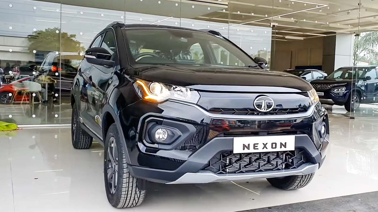 Mahindra को टक्कर देने आयी Tata Nexon की ताकतवर कार पावरफुल इंजन के साथ